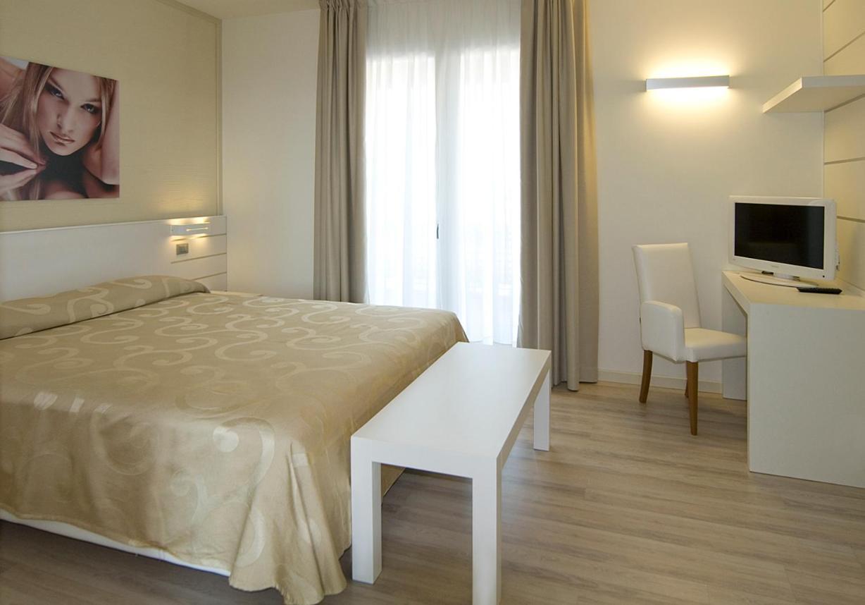Hotel Vienna Lido di Jesolo Dış mekan fotoğraf